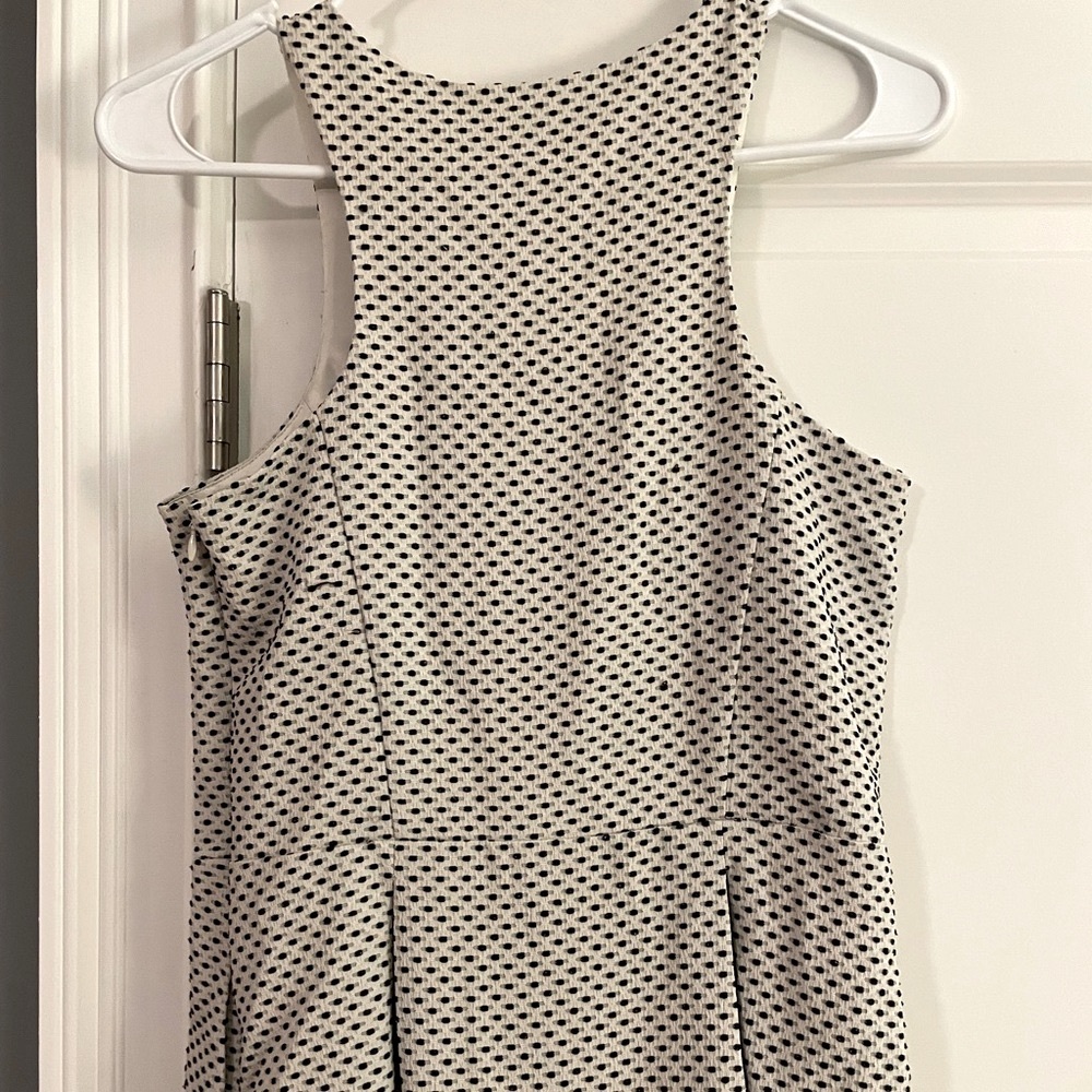 Black polka dotted white Express sleeveless dress - Picture 5 of 6